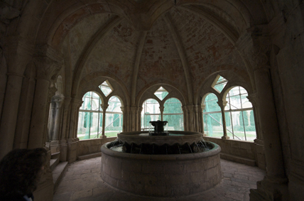 Templete del lavatorio del claustro de Poblet